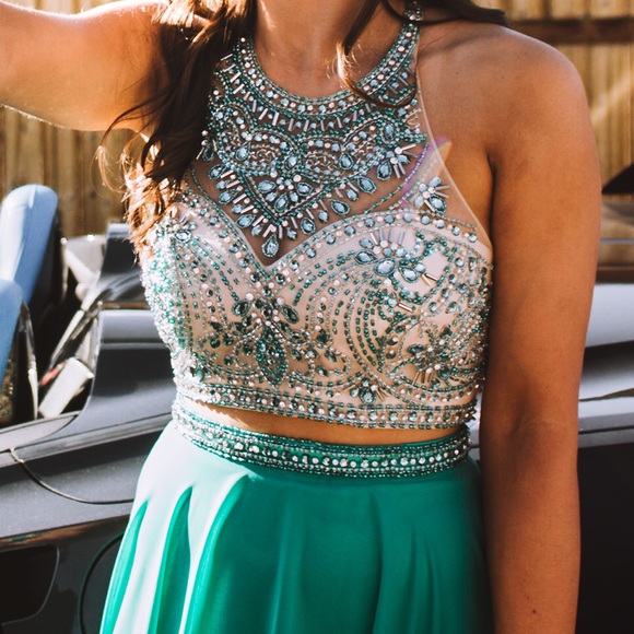 Prom Dress. Beautiful. - Picture 3 of 5